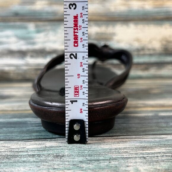 Brighton Thong Sandal Womens Size 10 Gray Leather Metal Flower Rhinestone Accent - Picture 9 of 10